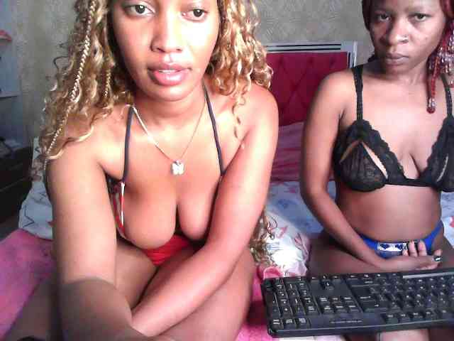 Thenastychicks webcam