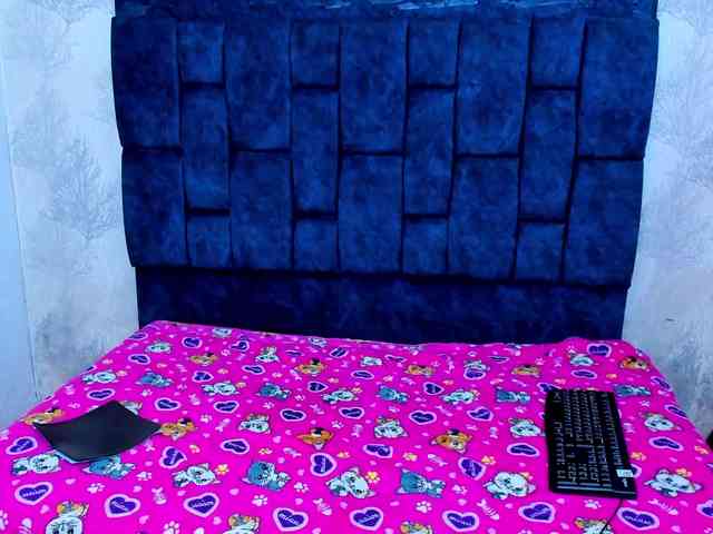 MelanieJonsom webcam