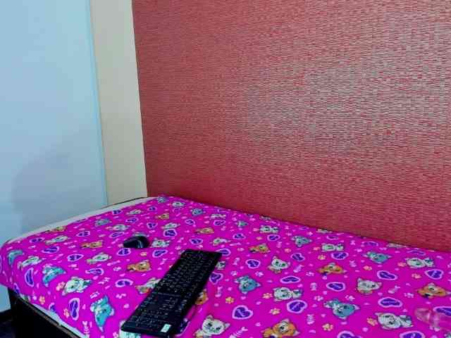 MelanieJonsom webcam