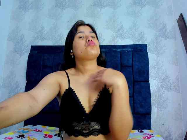 MelanieJonsom webcam