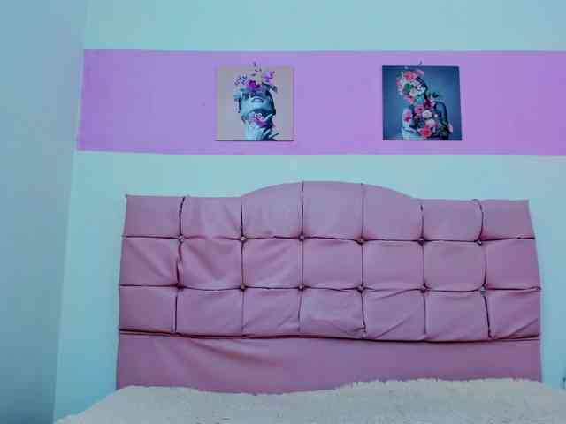 MelanieJonsom webcam