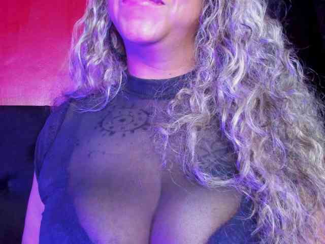 Group chat for 20 39 tokens, Full privates for 60 89 tokens, Privates for 3..., turn on 1