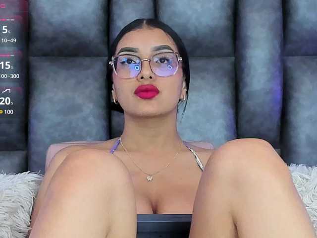 Discover DafneGibson from BongaCams