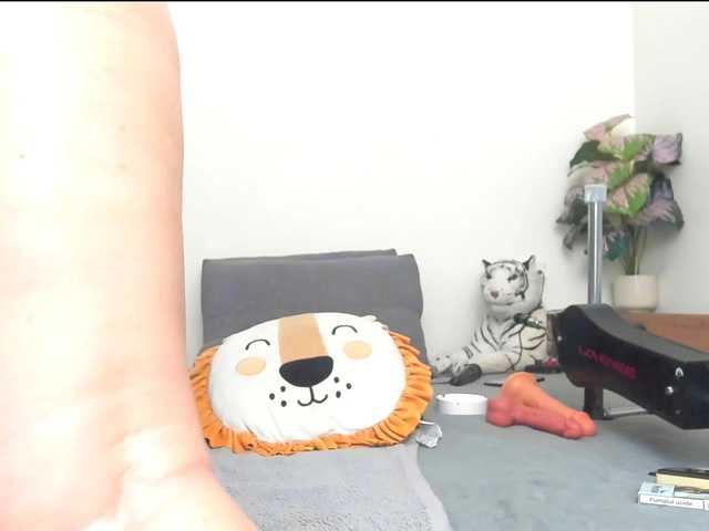 Lorena422's BongaCams show and profile