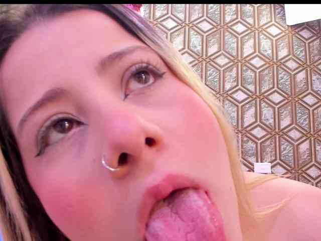 Ally-blonde webcam