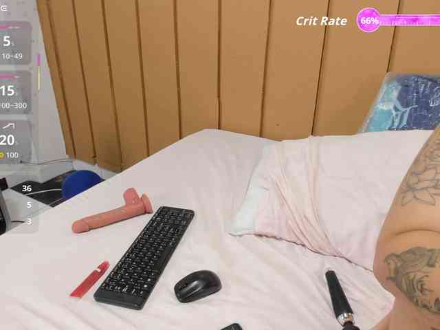 Ally-blonde webcam
