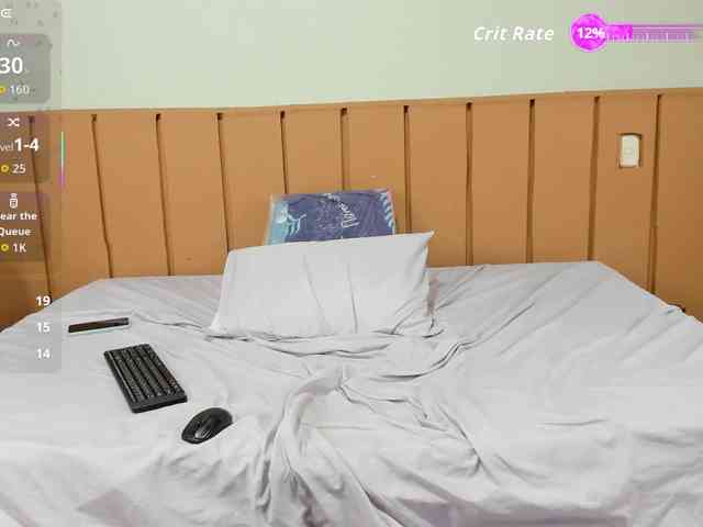 Ally-blonde webcam