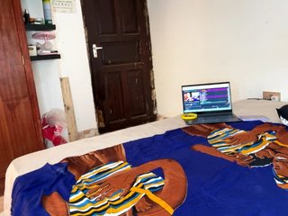 Hoelygrail Porn Show