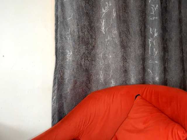 Hoelygrail webcam bongacams model stream image