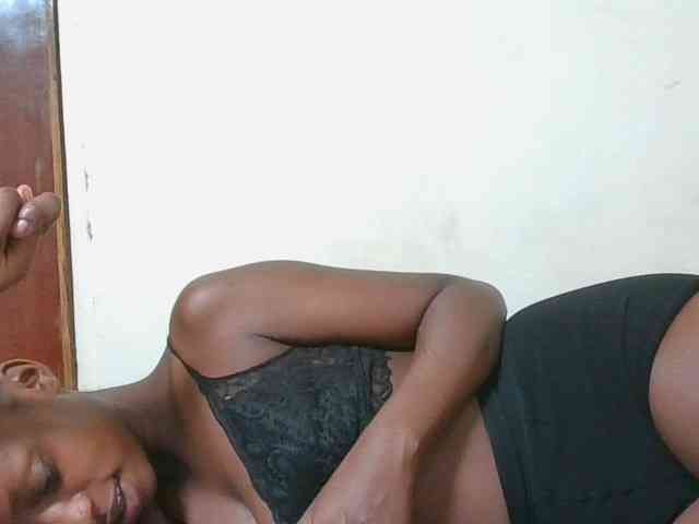 Hotpussyebony webcam