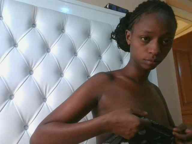 Hotpussyebony webcam