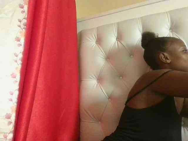 Hotpussyebony webcam