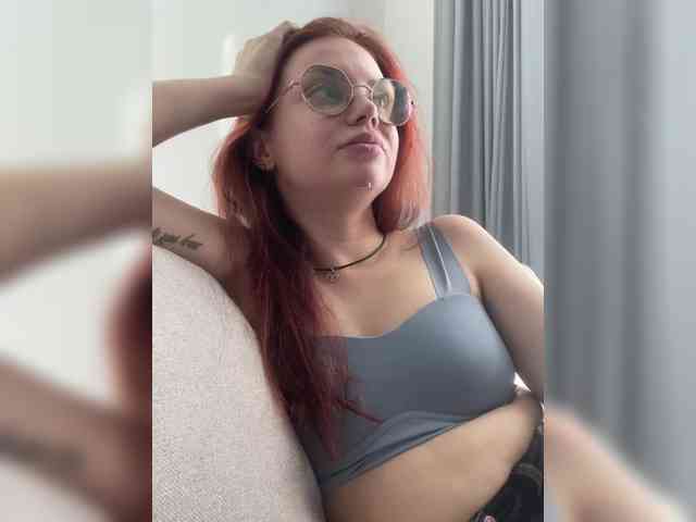 BellaGreymodel webcam