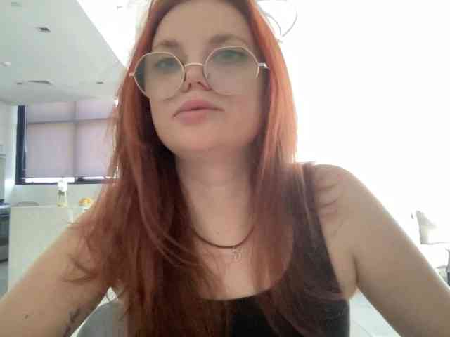 BellaGreymodel webcam