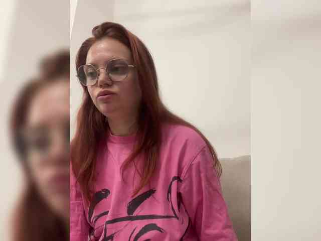 BellaGreymodel webcam