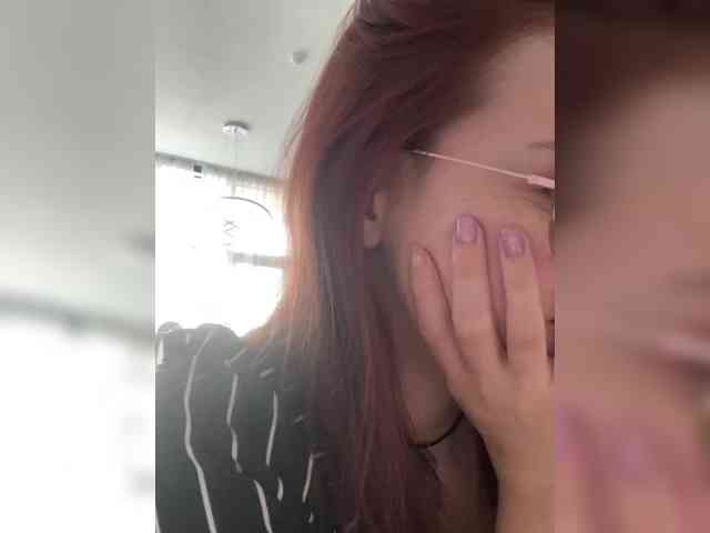 BellaGreymodel webcam