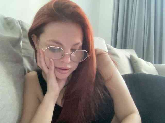 BellaGreymodel webcam