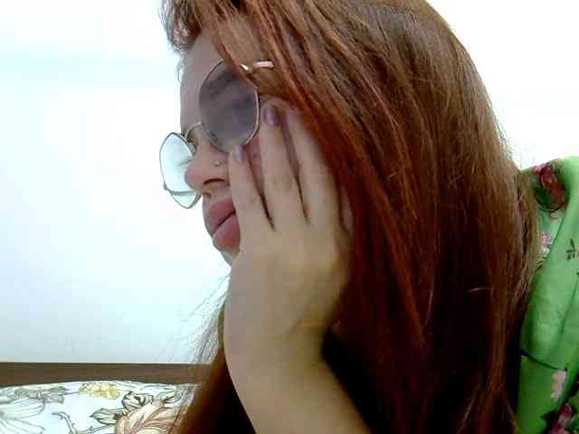 BellaGreymodel webcam