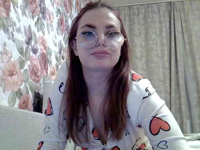 BellaGreymodel webcam