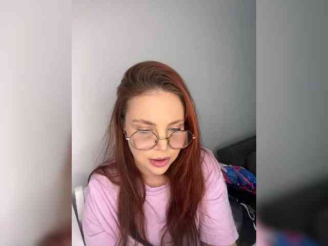 BellaGreymodel webcam