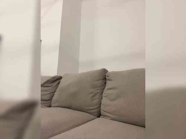 BellaGreymodel webcam