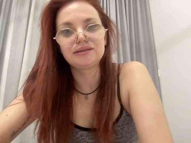 BellaGreymodel webcam