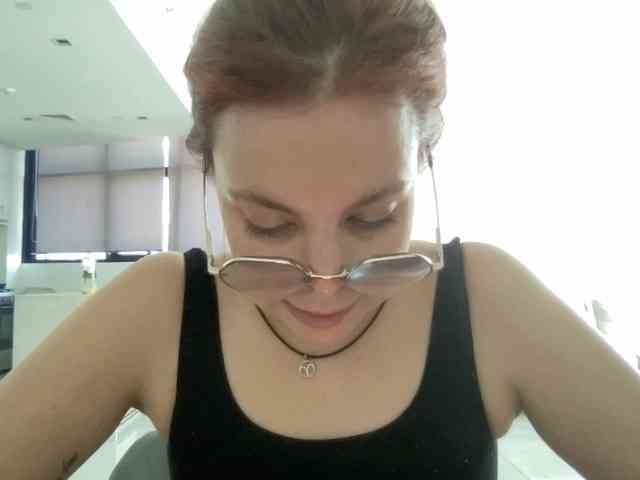 BellaGreymodel webcam