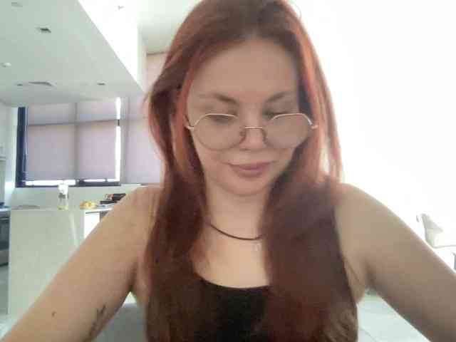 BellaGreymodel webcam