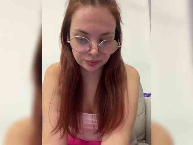 BellaGreymodel webcam