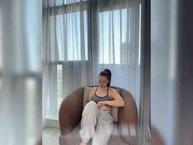 BellaGreymodel webcam