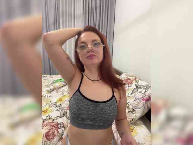 BellaGreymodel webcam