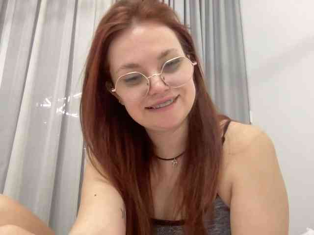 BellaGreymodel webcam