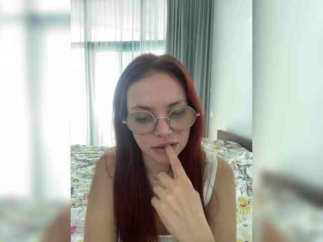 BellaGreymodel webcam