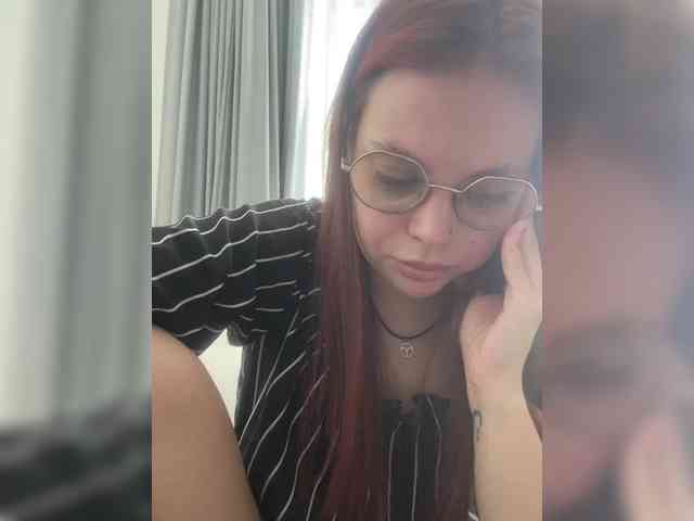 BellaGreymodel webcam