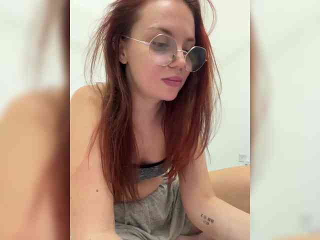 BellaGreymodel webcam