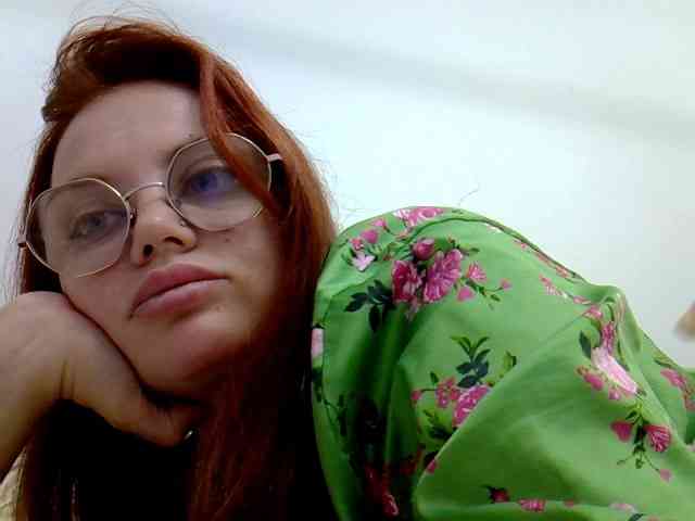 BellaGreymodel webcam