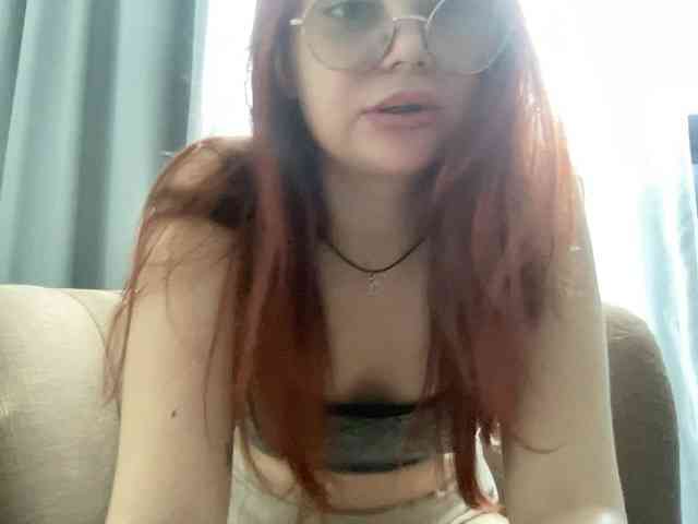 BellaGreymodel webcam