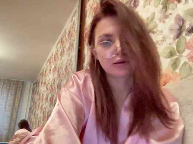 BellaGreymodel webcam