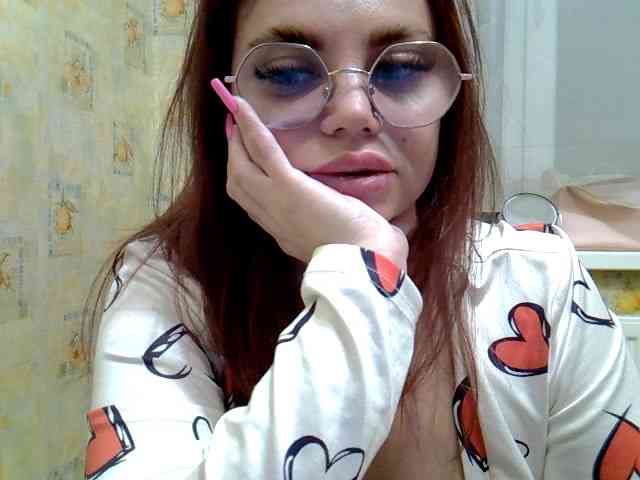 BellaGreymodel webcam