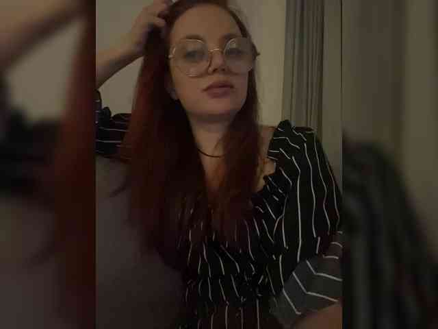 BellaGreymodel webcam