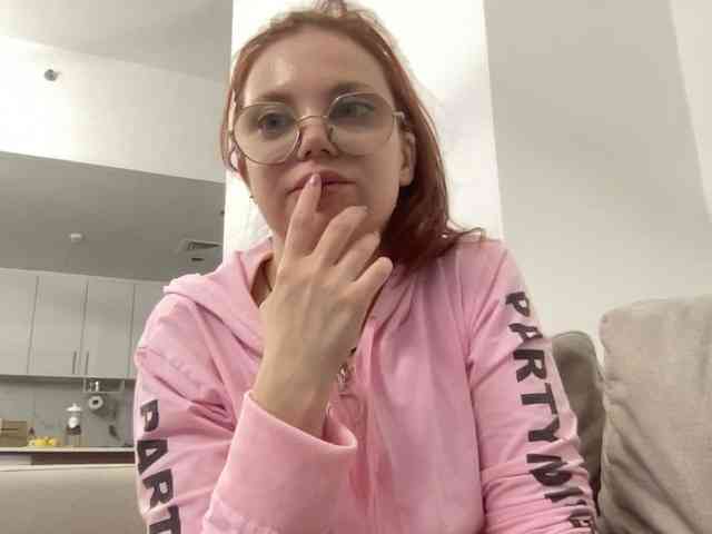 BellaGreymodel webcam