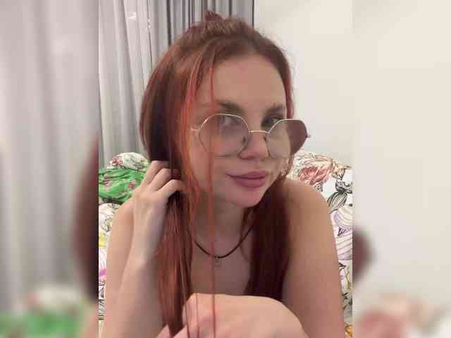 BellaGreymodel webcam