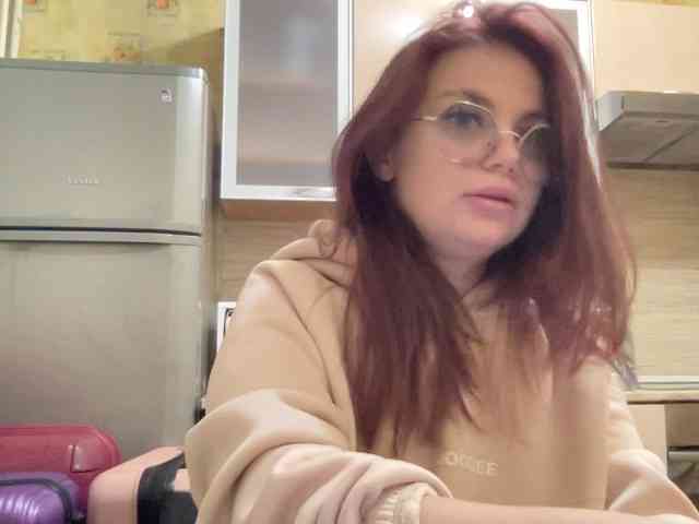 BellaGreymodel webcam