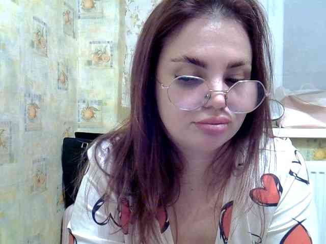 BellaGreymodel webcam