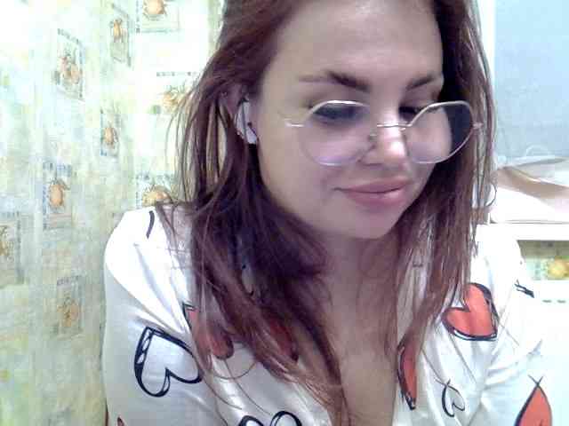 BellaGreymodel webcam