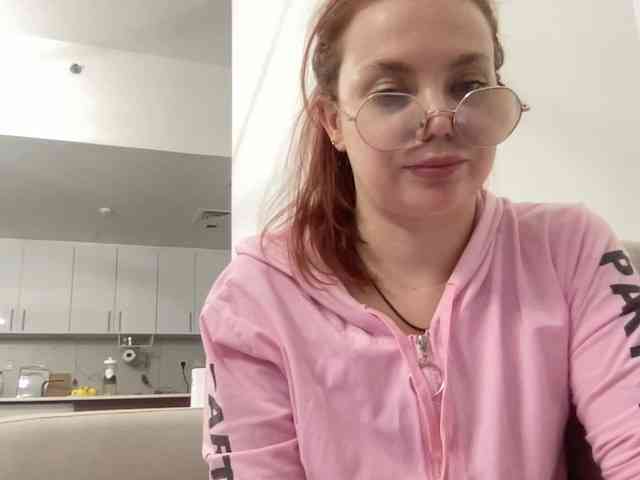 BellaGreymodel webcam