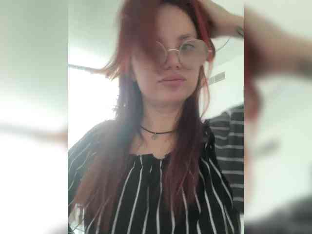 BellaGreymodel webcam