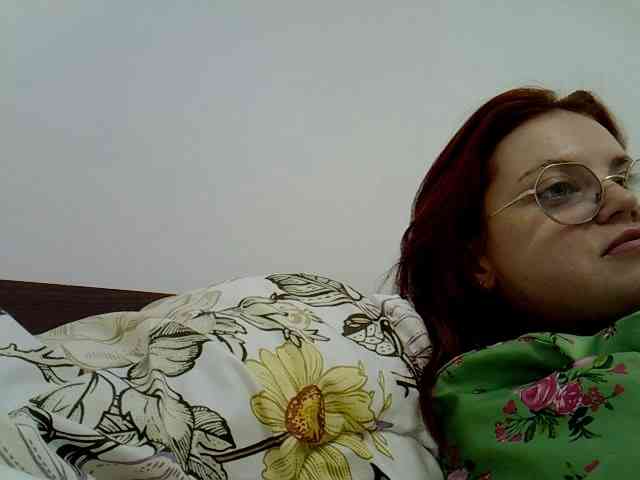 BellaGreymodel webcam