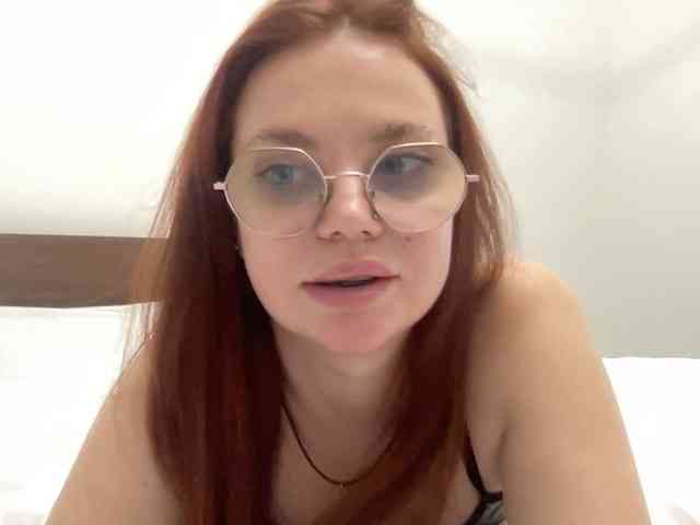 BellaGreymodel webcam