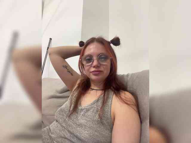 BellaGreymodel webcam